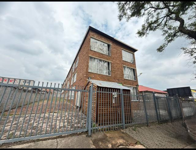 1,500M² APARTMENT BLOCK FOR SALE IN PRETORIA WEST